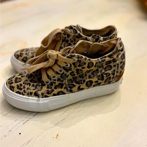 Blowfish MelonDrop Kids Sneaker size 6